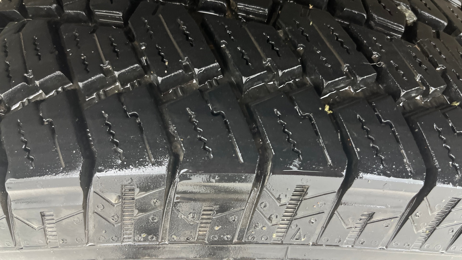 View 2024 Mahindra Thar AX Standard Manual Soft Top 6 Seater Image 15 Used 2024 Mahindra Thar AX Standard Manual Soft Top 6 Seater Image 15