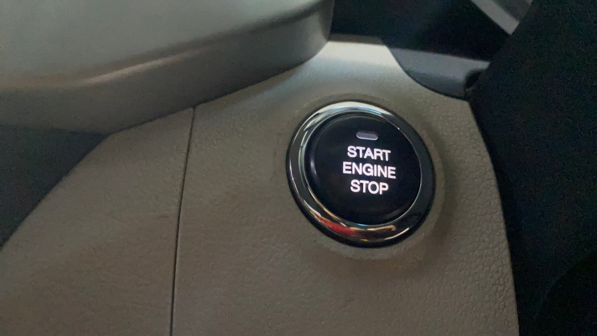 View 2019 Mahindra XUV300 W4 Petrol BS IV Image 39 Used 2019 Mahindra XUV300 W4 Petrol BS IV Image 39