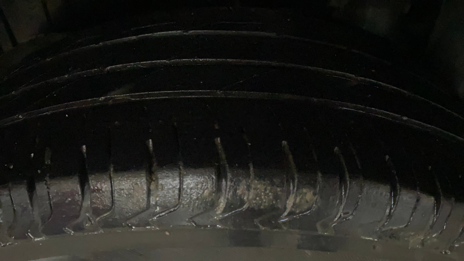 View 2019 Mahindra XUV300 W4 Petrol BS IV Image 9 Used 2019 Mahindra XUV300 W4 Petrol BS IV Image 9