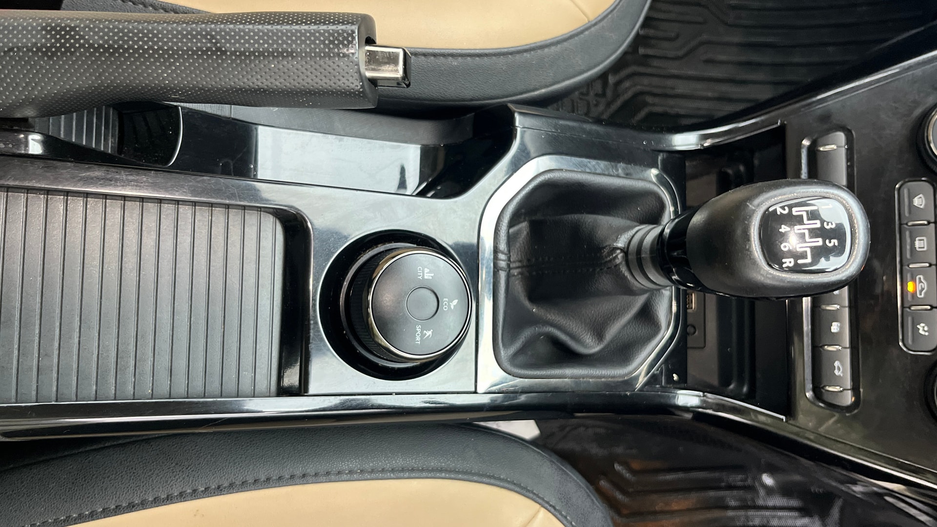 Used 2022 Tata Nexon Used 2022 Tata Nexon