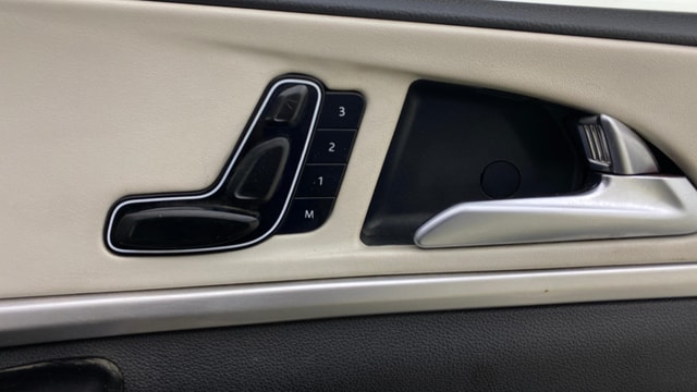 View Mahindra XUV700 Image 12 Used Mahindra XUV700 Image 12