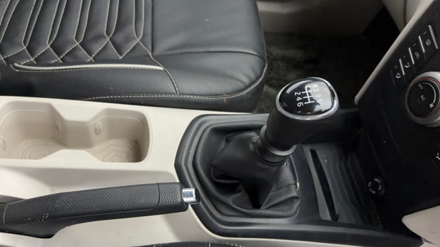 View Mahindra XUV300 Image 37 Used Mahindra XUV300 Image 37