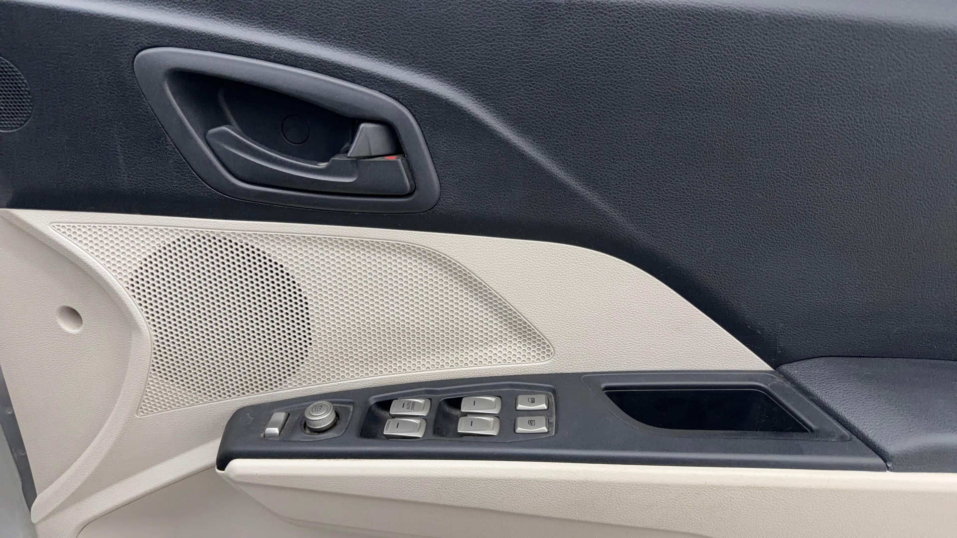 Used 2019 Mahindra XUV300 Used 2019 Mahindra XUV300