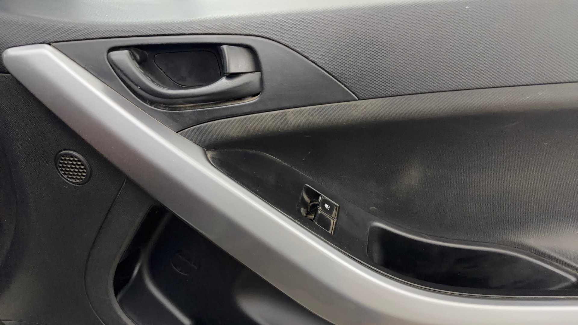 View 2020 Tata Nexon Revotron XE Image 32 Used 2020 Tata Nexon Revotron XE Image 32