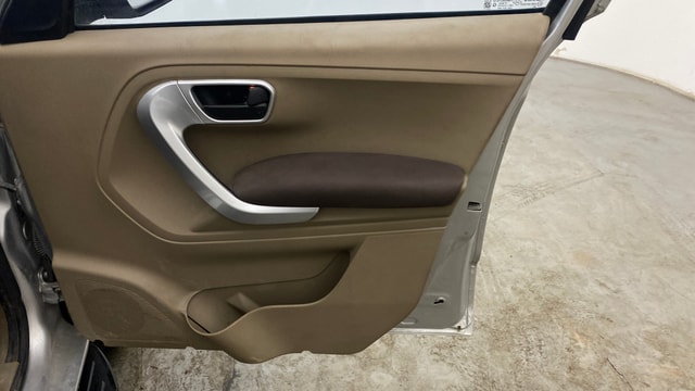View Mahindra TUV300 Image 18 Used Mahindra TUV300 Image 18