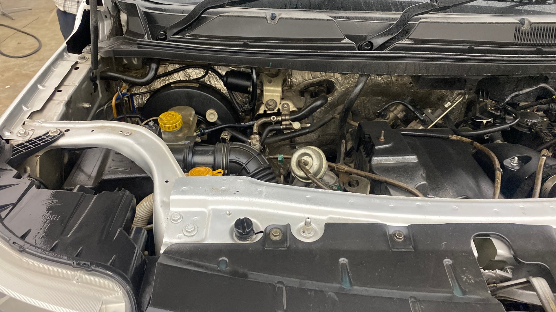 View 2018 Mahindra TUV300 T8 Image 3 Used 2018 Mahindra TUV300 T8 Image 3