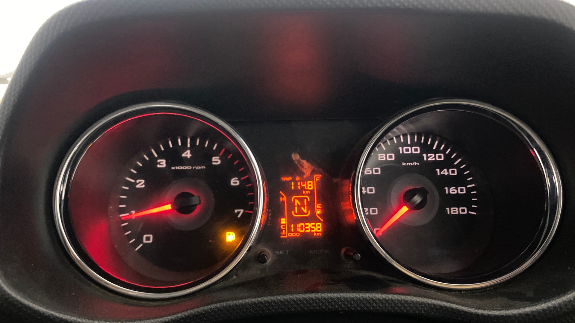 View 2018 Mahindra TUV300 T8 Image 33 Used 2018 Mahindra TUV300 T8 Image 33