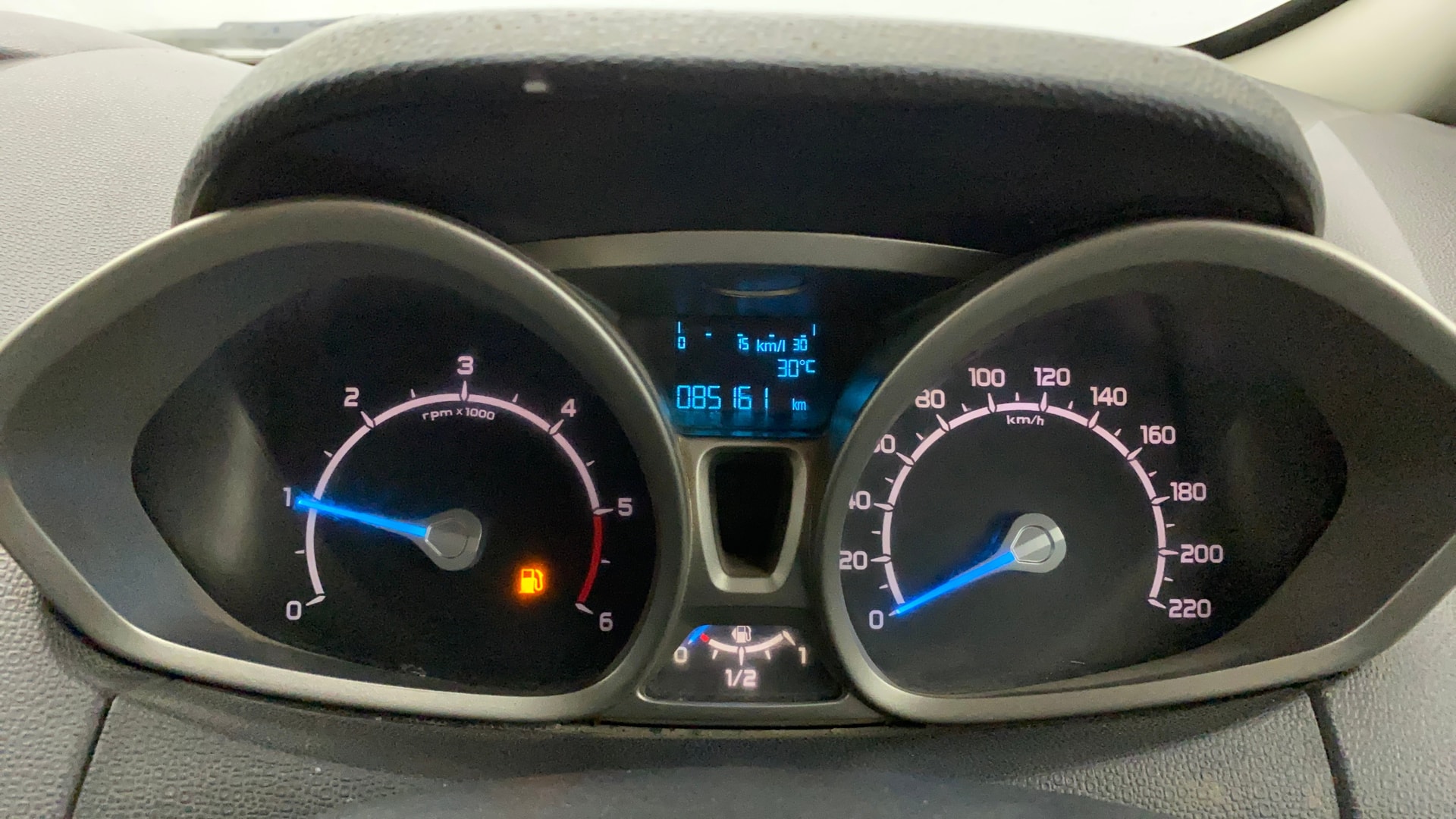 View 2014 Ford EcoSport 1.5 TDCi Diesel Ambiente BS IV Image 33 Used 2014 Ford EcoSport 1.5 TDCi Diesel Ambiente BS IV Image 33