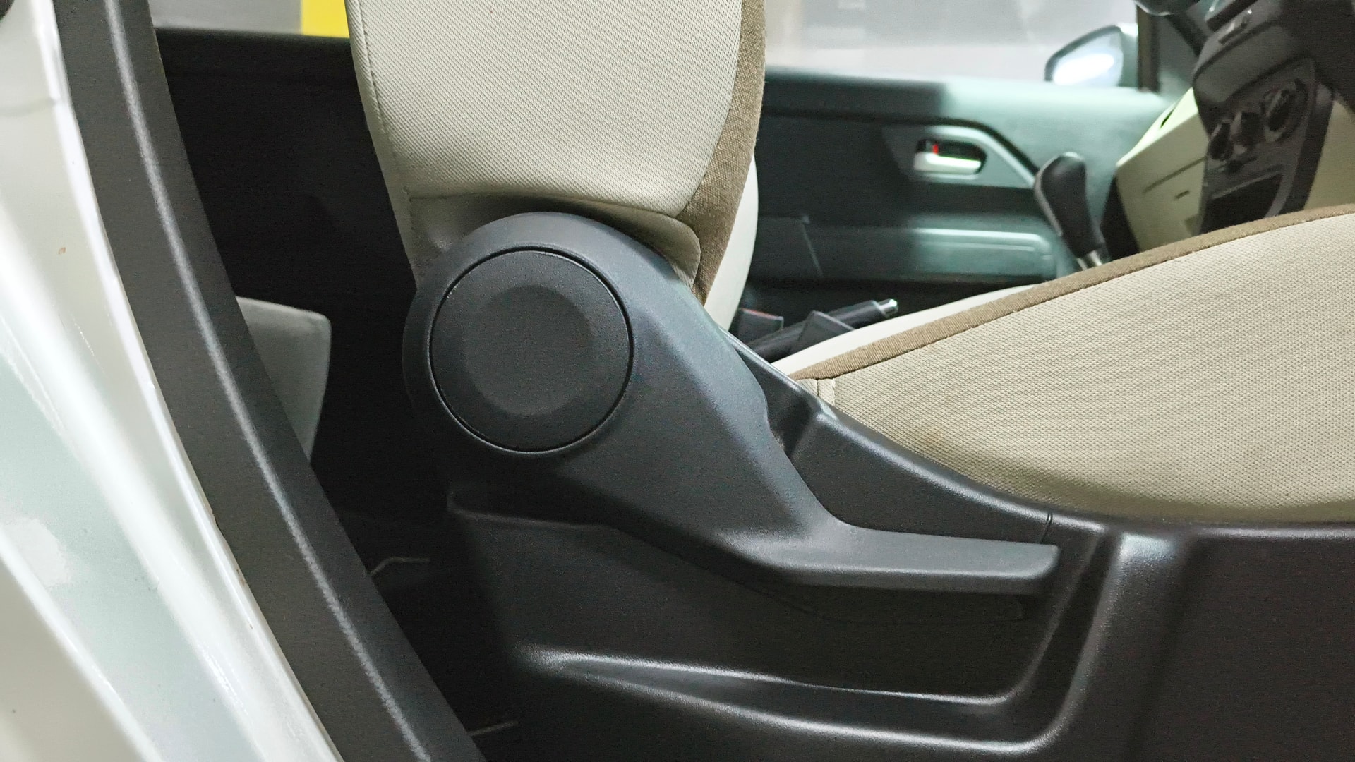 View 2022 Maruti Suzuki 1000 Base Variant Image 18 Used 2022 Maruti Suzuki 1000 Base Variant Image 18