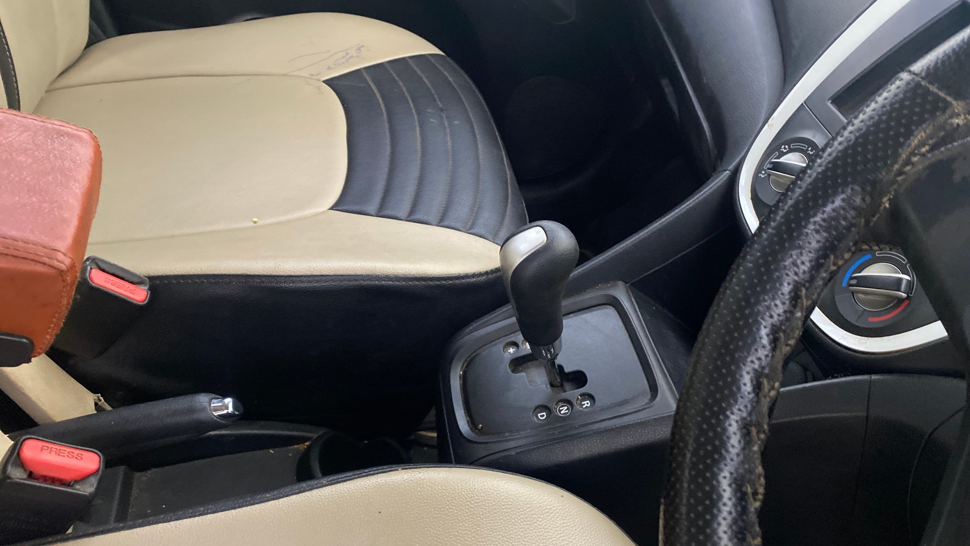 View 2019 Maruti Suzuki 1000 Base Variant Image 37 Used 2019 Maruti Suzuki 1000 Base Variant Image 37