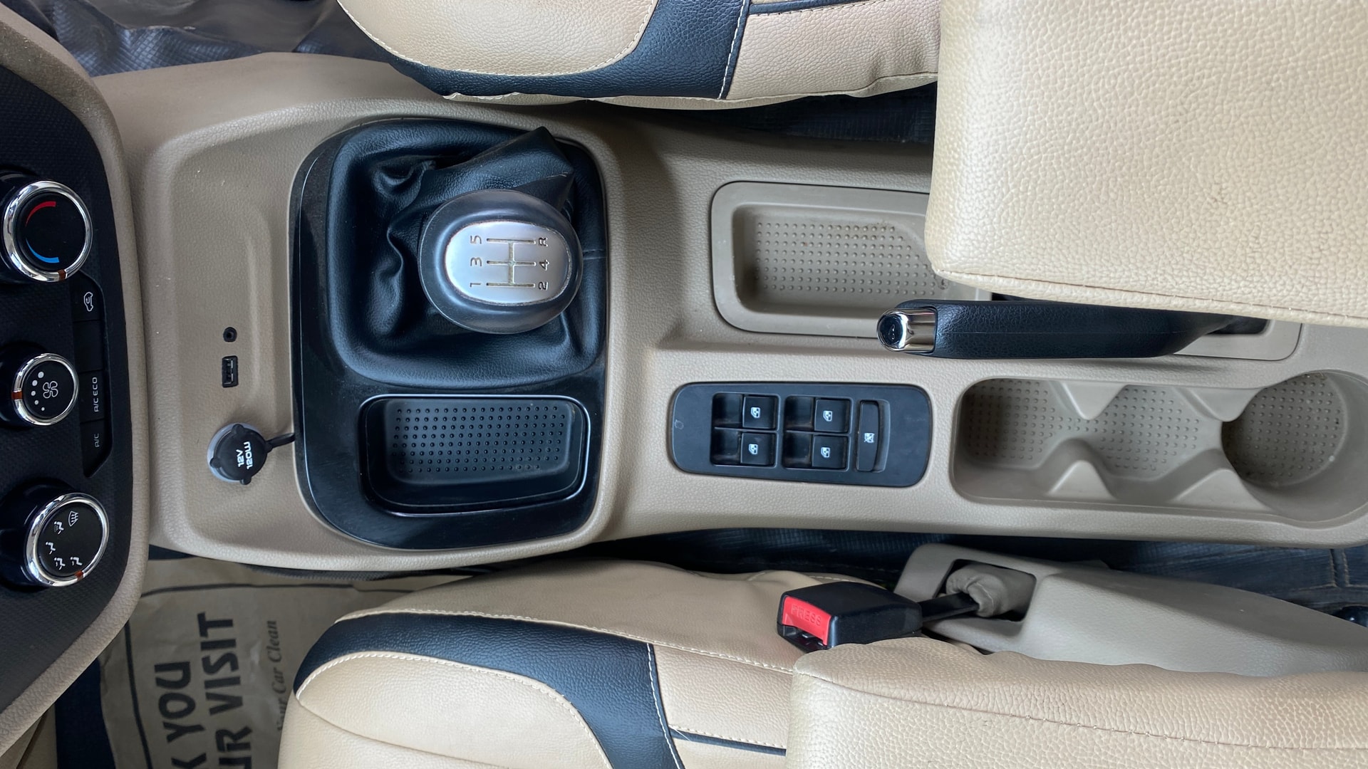 View 2017 Mahindra TUV300 T8 Image 40 Used 2017 Mahindra TUV300 T8 Image 40