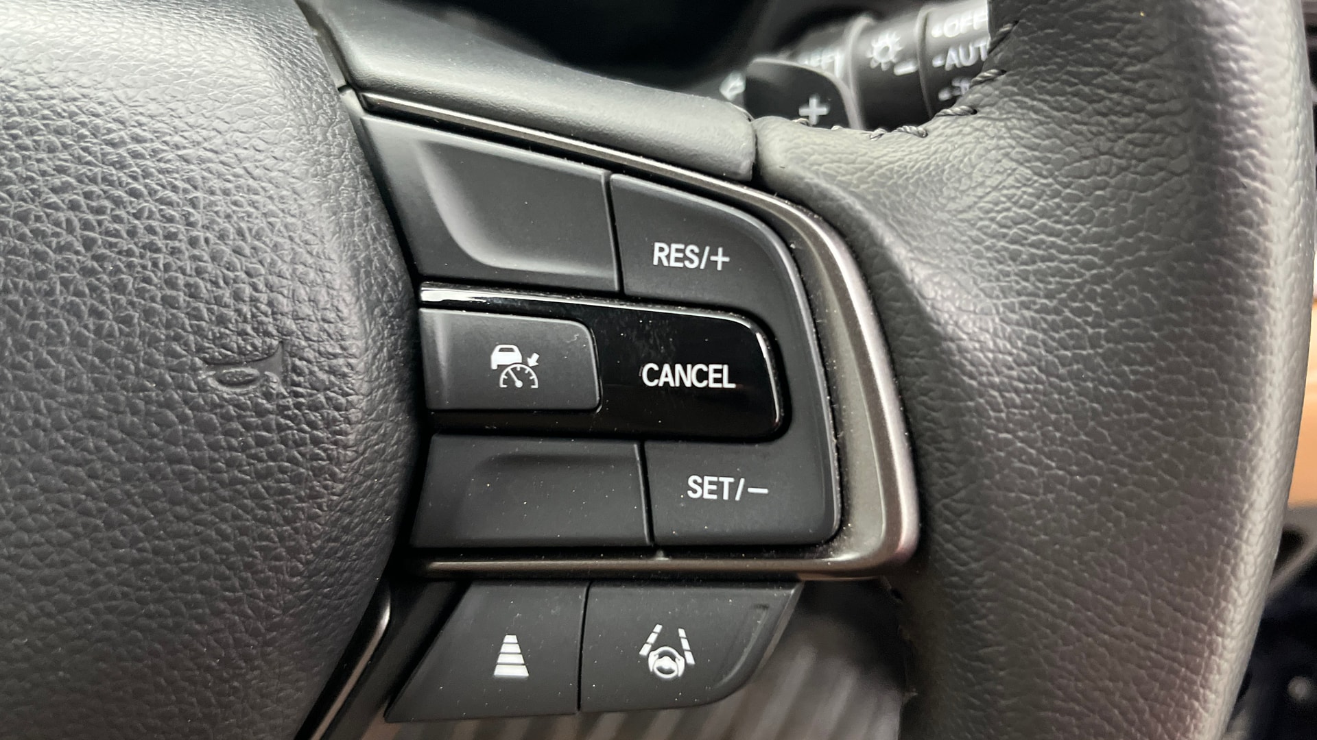 View 2025 Honda Elevate ZX CVT Image 3 Used 2025 Honda Elevate ZX CVT Image 3
