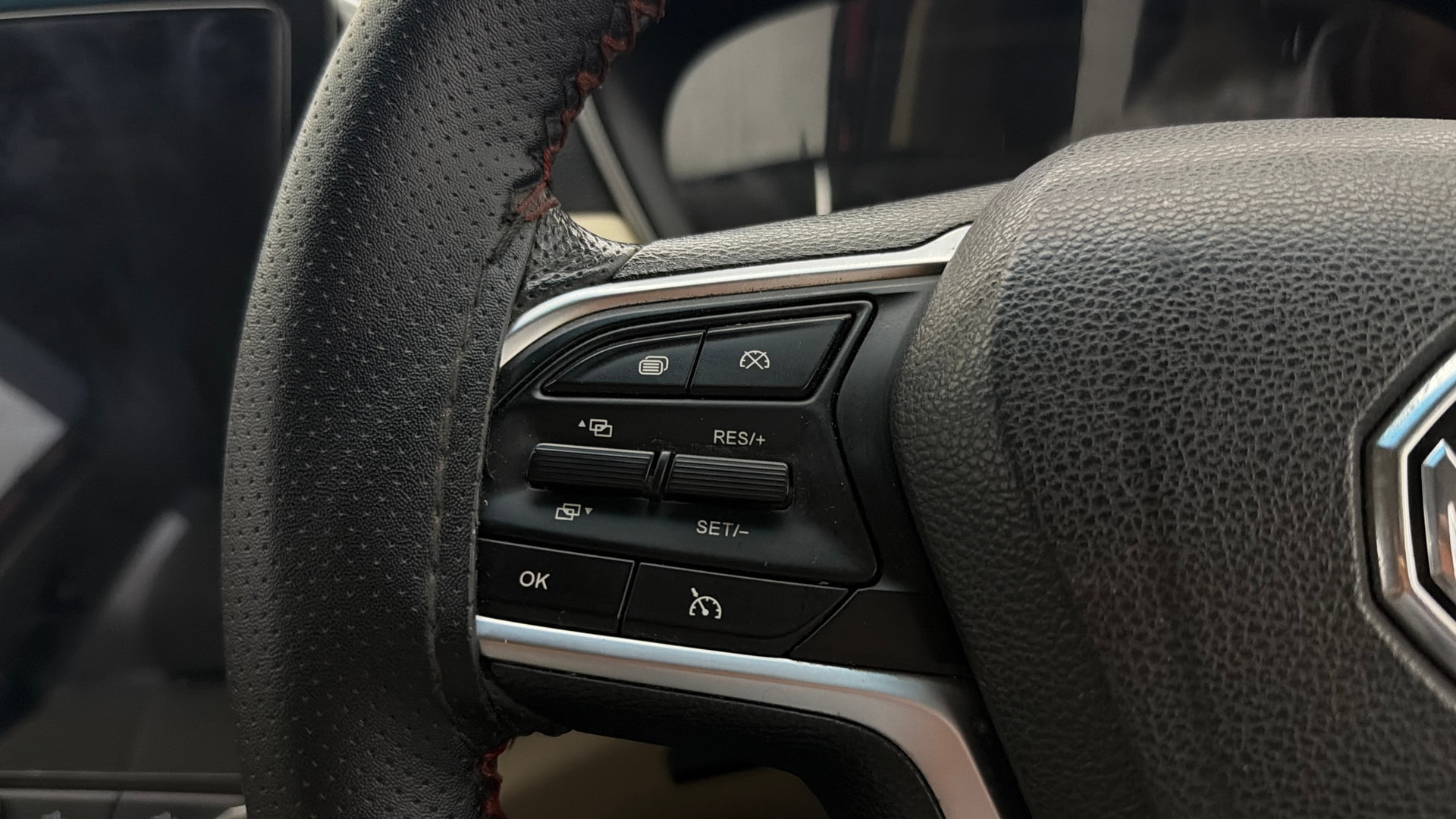 View 2022 MG Hector Sharp Diesel Image 3 Used 2022 MG Hector Sharp Diesel Image 3