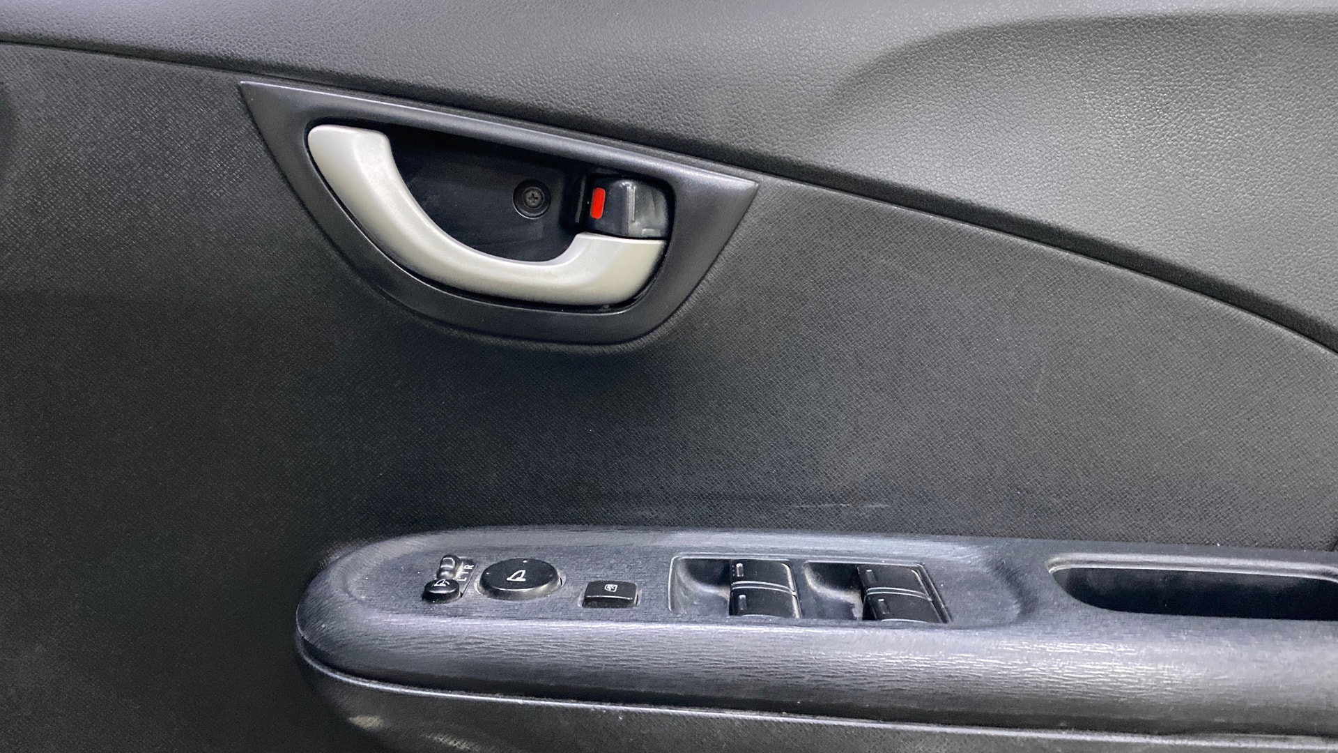 View 2015 Honda Brio VX AT Petrol Image 32 Used 2015 Honda Brio VX AT Petrol Image 32
