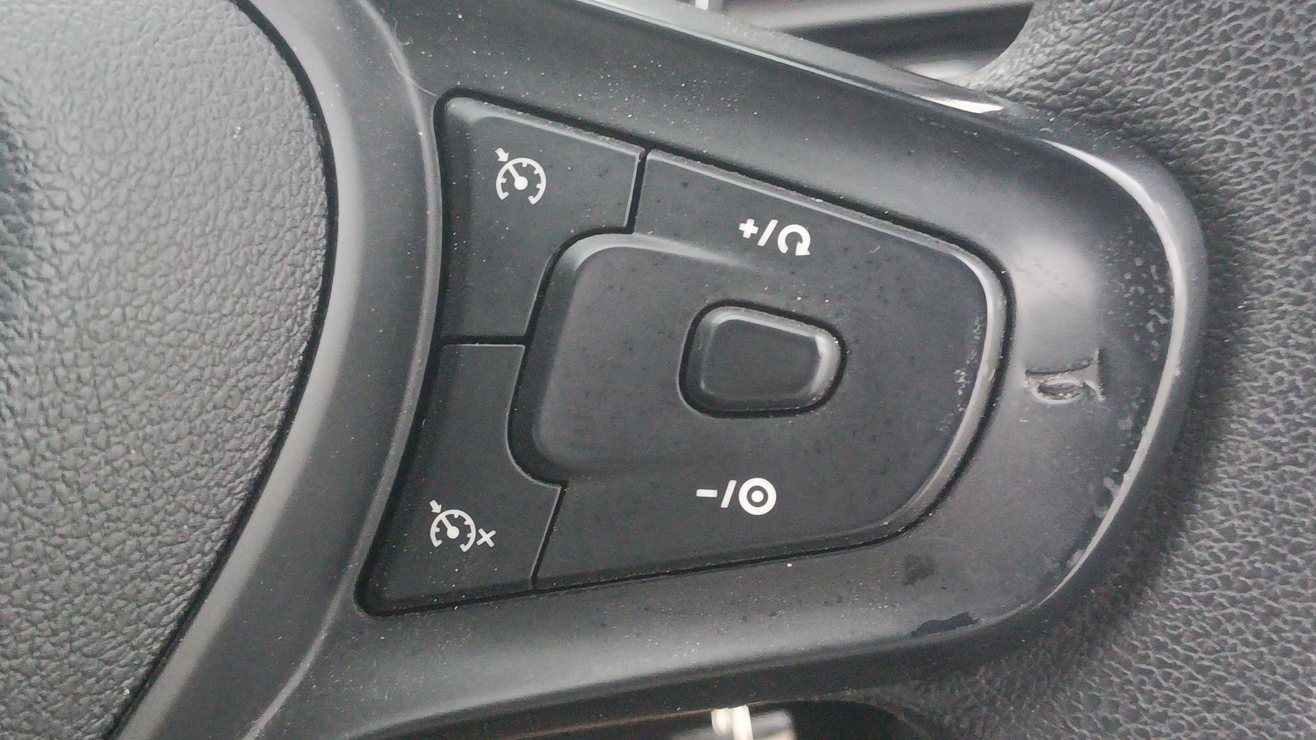 View 2024 Tata Tiago Revotorq XB Image 3 Used 2024 Tata Tiago Revotorq XB Image 3
