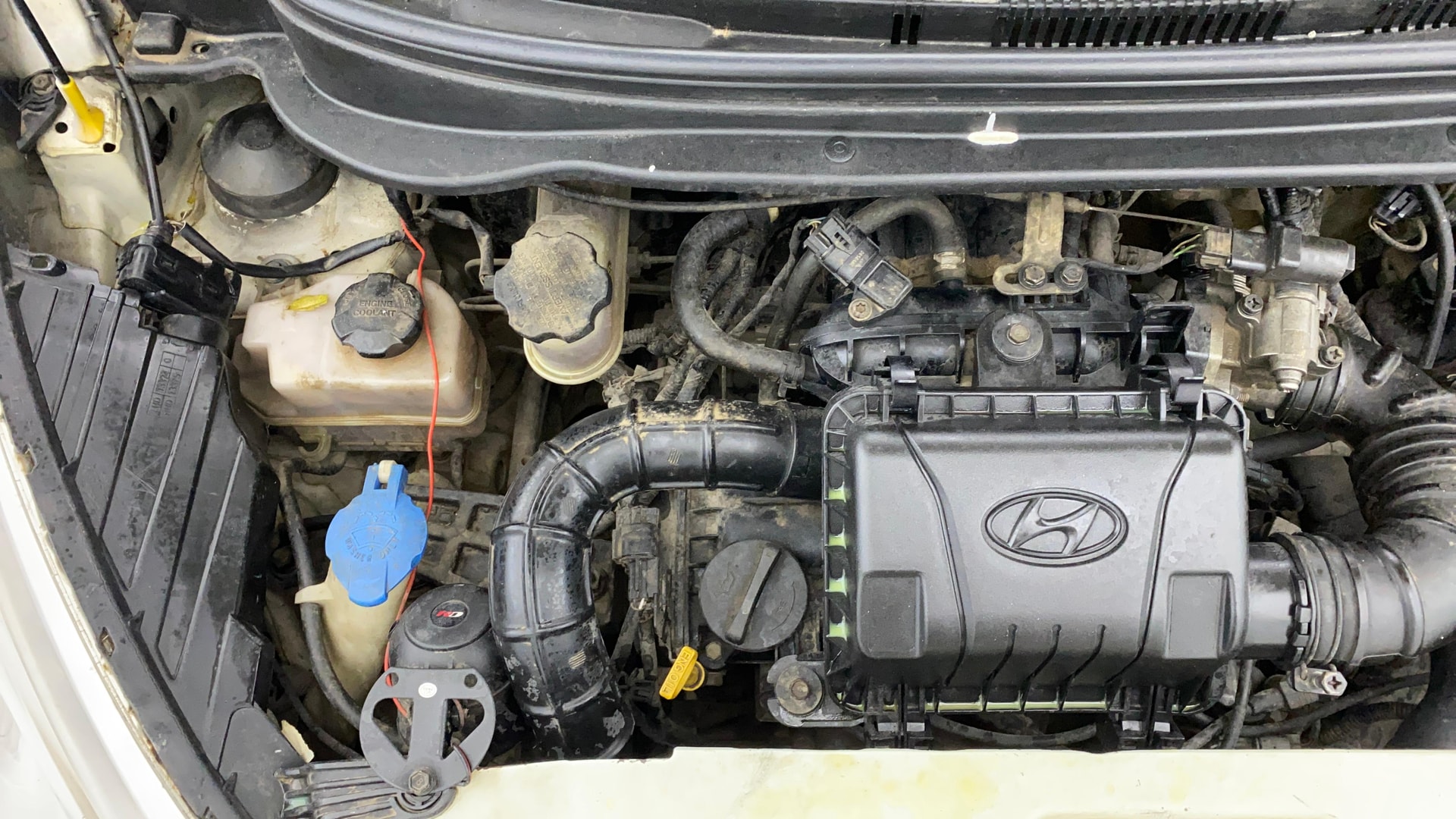 View 2016 Hyundai EON Era Plus Image 3 Used 2016 Hyundai EON Era Plus Image 3