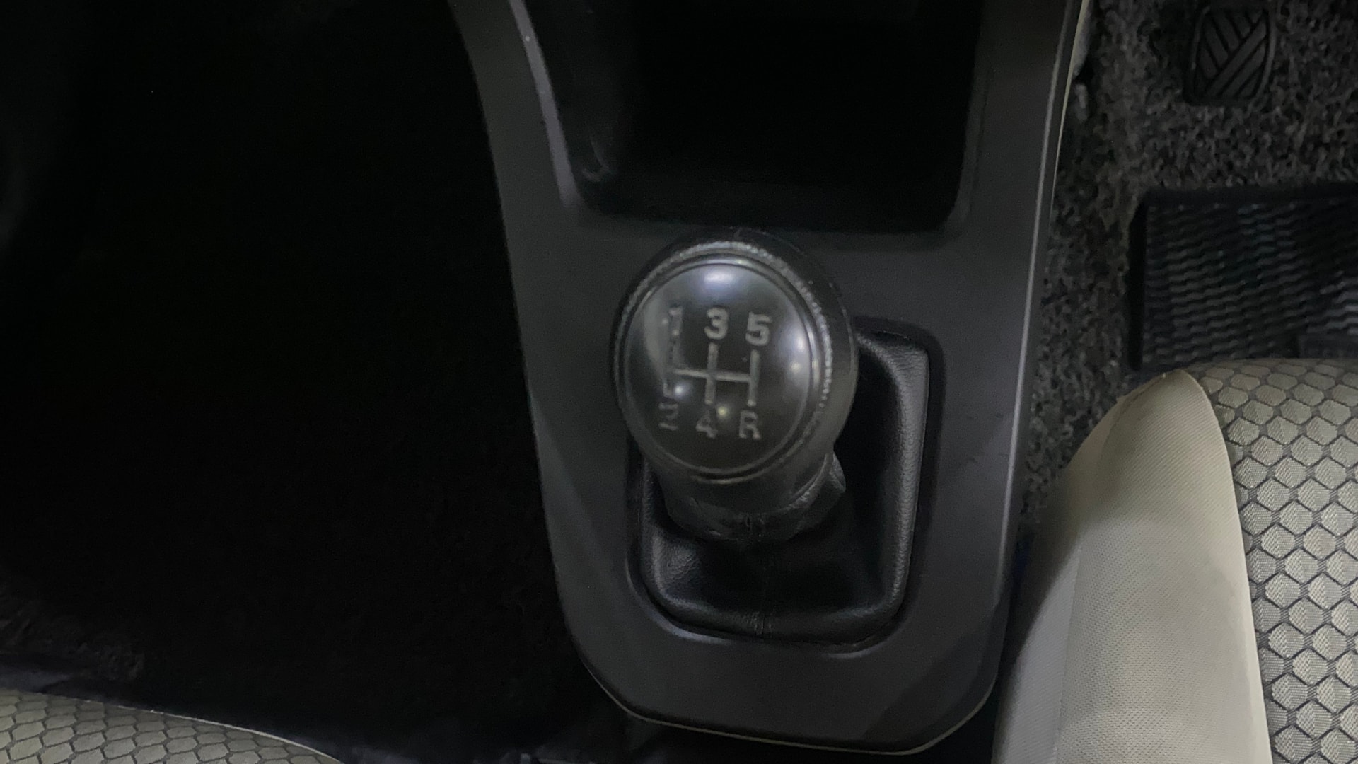 View 2023 Maruti Suzuki 1000 Base Variant Image 37 Used 2023 Maruti Suzuki 1000 Base Variant Image 37