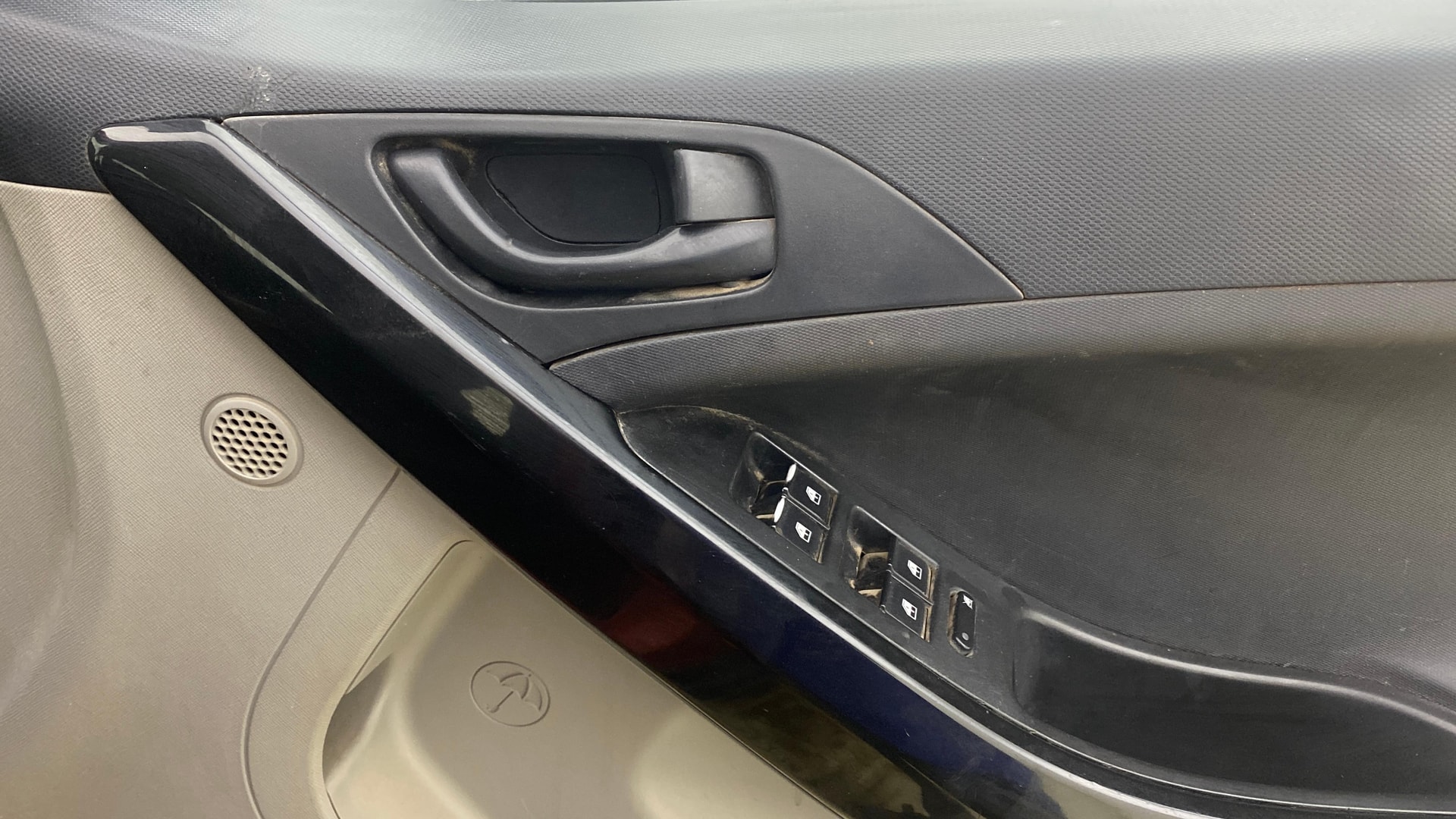 View 2018 Tata Nexon Revotorq XM Image 32 Used 2018 Tata Nexon Revotorq XM Image 32