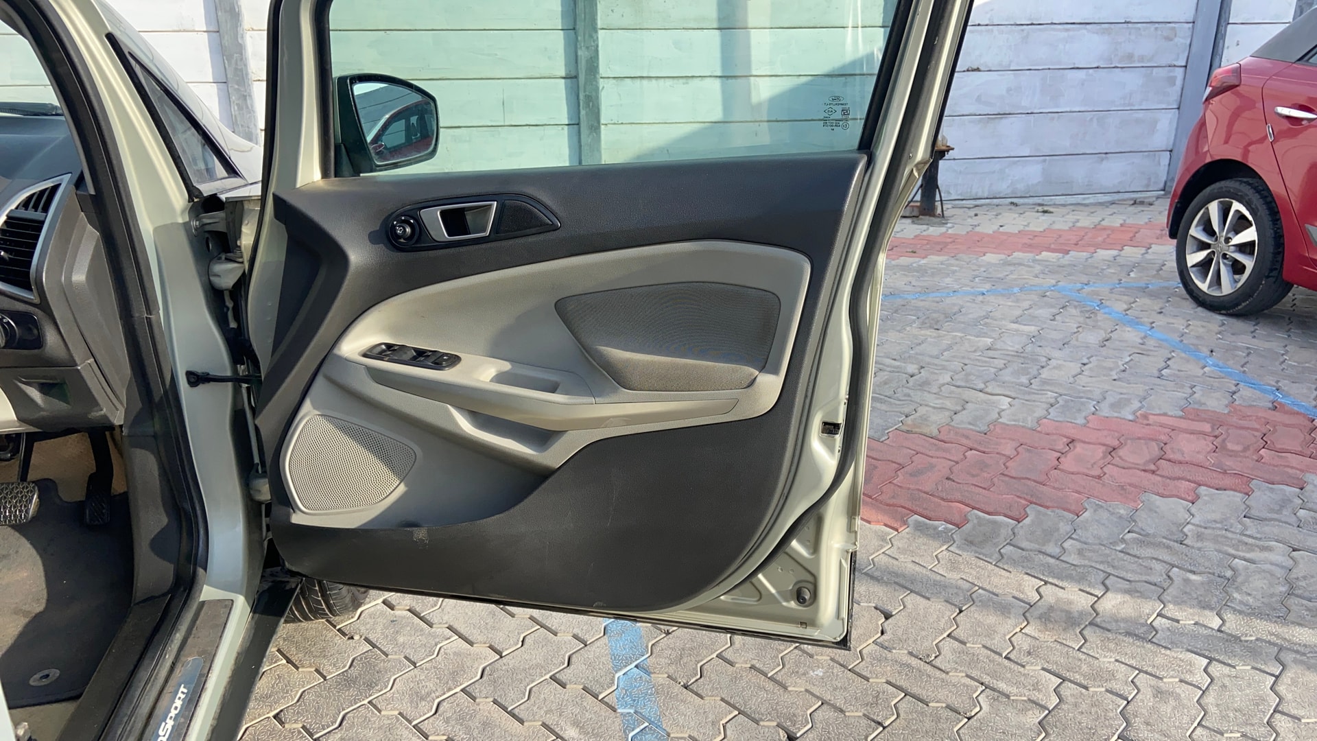 View 2015 Ford EcoSport 1.5 TDCi Diesel Ambiente BS IV Image 33 Used 2015 Ford EcoSport 1.5 TDCi Diesel Ambiente BS IV Image 33
