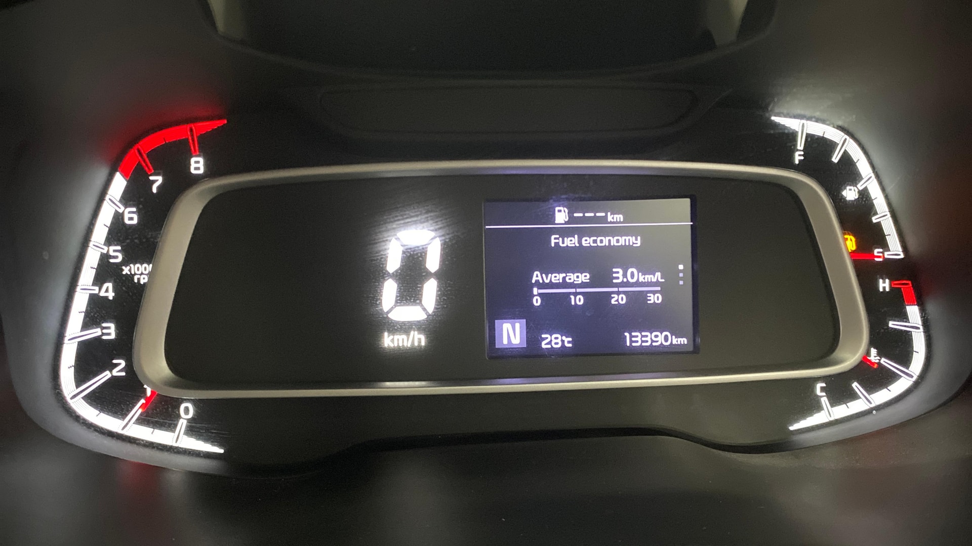 View 2022 Kia Sonet HTX iMT Petrol Image 35 Used 2022 Kia Sonet HTX iMT Petrol Image 35