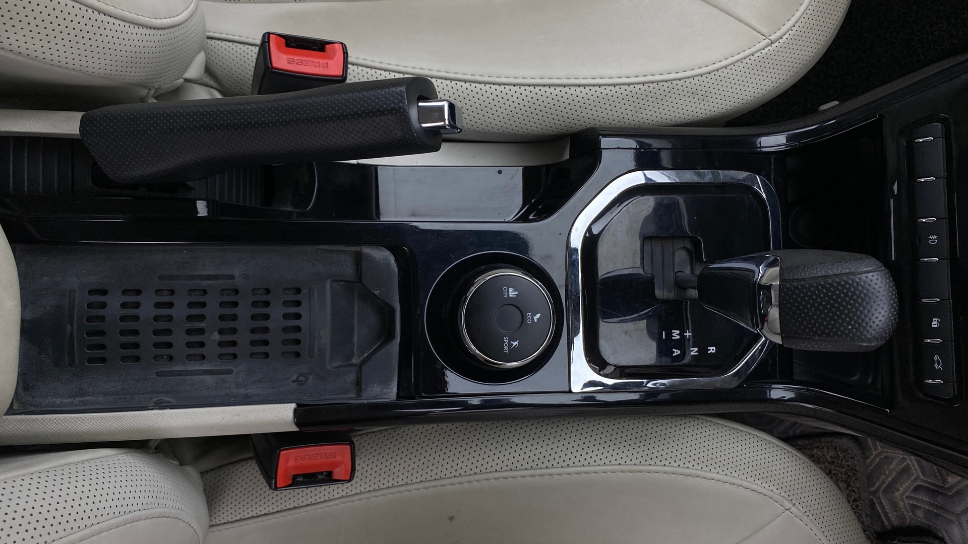 View 2023 Tata Nexon XZA Plus Diesel Image 42 Used 2023 Tata Nexon XZA Plus Diesel Image 42