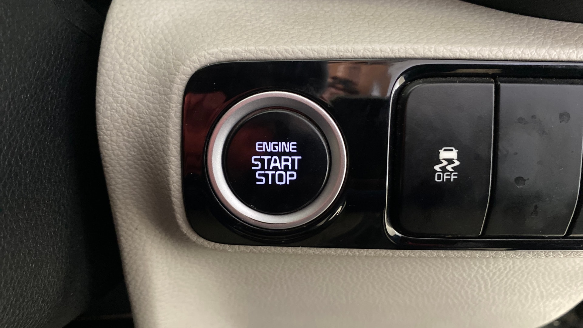 View 2022 Kia Sonet HTX iMT Petrol Image 36 Used 2022 Kia Sonet HTX iMT Petrol Image 36