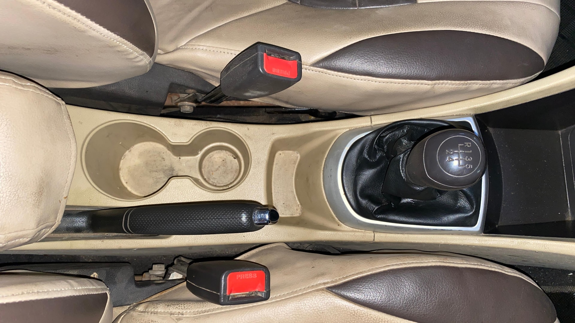 View 2013 Hyundai Fluidic Verna 1.6 VTVT EX Image 44 Used 2013 Hyundai Fluidic Verna 1.6 VTVT EX Image 44