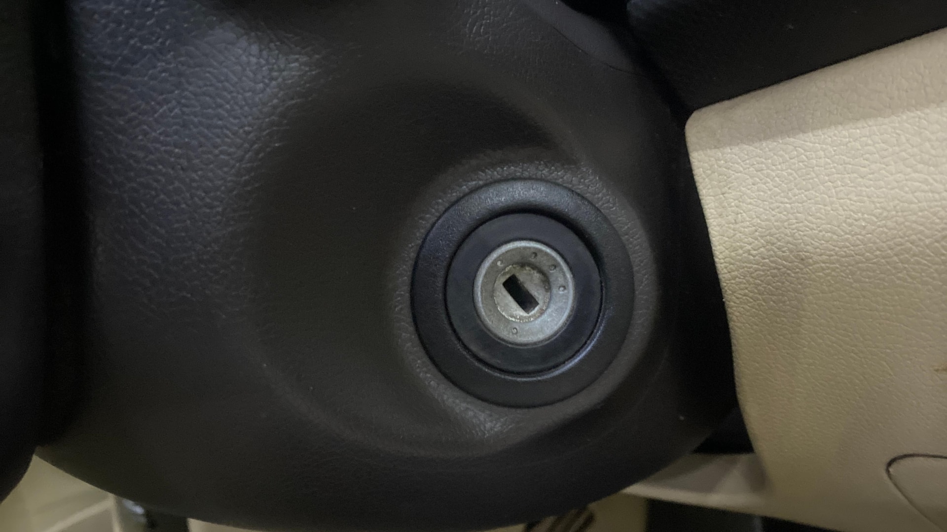 View 2013 Hyundai Fluidic Verna 1.6 VTVT EX Image 42 Used 2013 Hyundai Fluidic Verna 1.6 VTVT EX Image 42