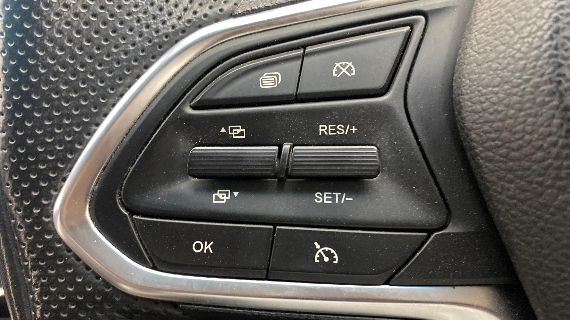 View 2020 MG Hector Sharp Petrol BS IV Image 3 Used 2020 MG Hector Sharp Petrol BS IV Image 3