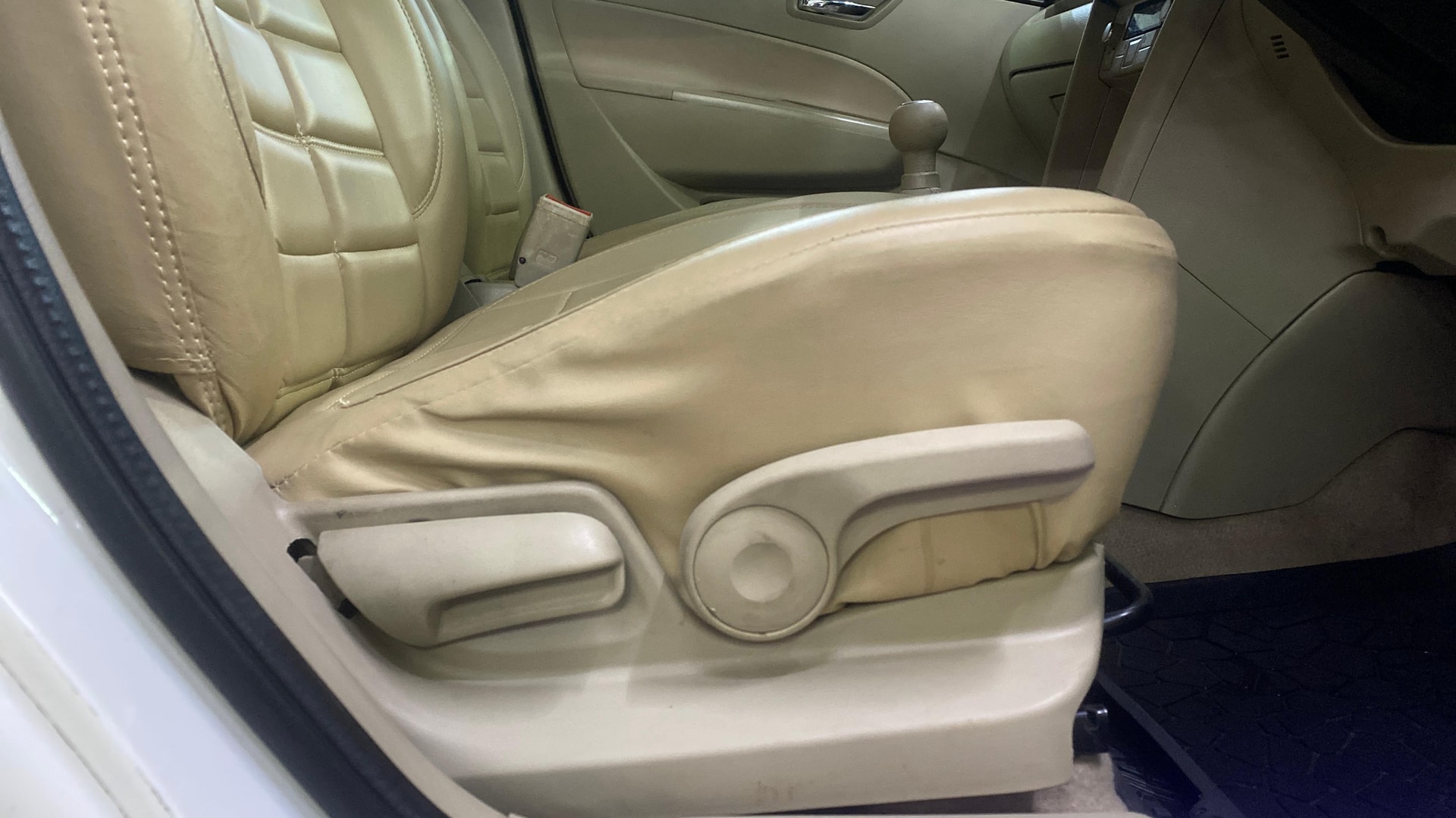 View 2016 Maruti Suzuki 1000 Base Variant Image 18 Used 2016 Maruti Suzuki 1000 Base Variant Image 18