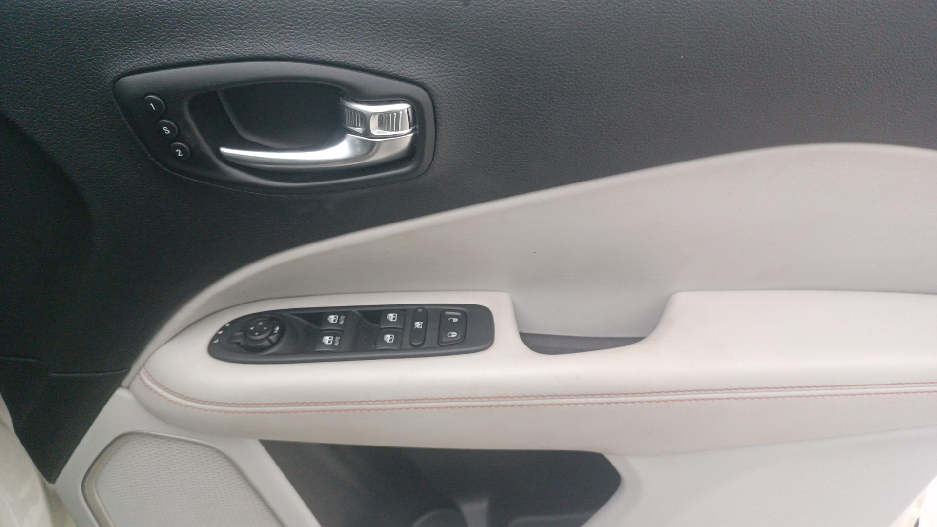 View 2019 Jeep Compass Limited Plus AT Image 34 Used 2019 Jeep Compass Limited Plus AT Image 34