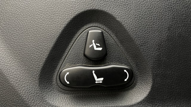 View Mahindra Alturas G4 Image 19 Used Mahindra Alturas G4 Image 19
