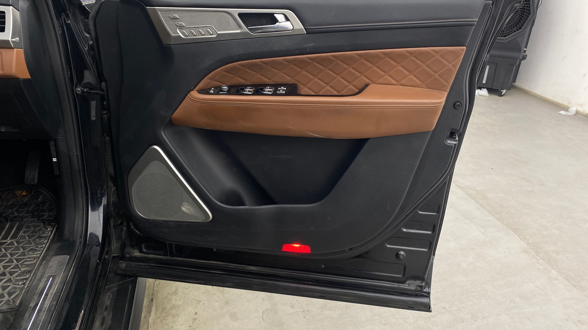 Used 2019 Mahindra Alturas G4 Used 2019 Mahindra Alturas G4