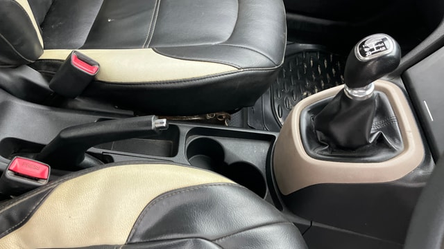 View Hyundai Xcent Image 37 Used Hyundai Xcent Image 37