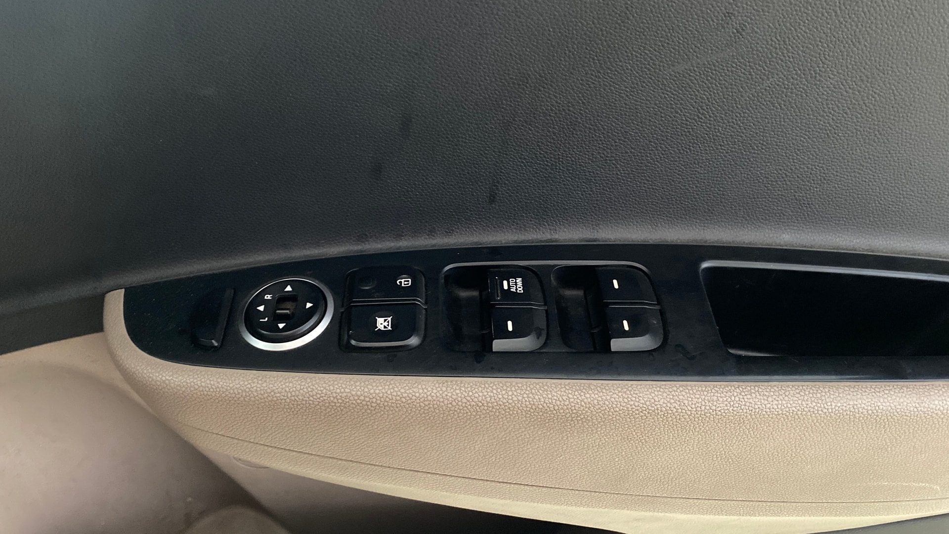 View 2014 Hyundai Xcent S Petrol Image 32 Used 2014 Hyundai Xcent S Petrol Image 32