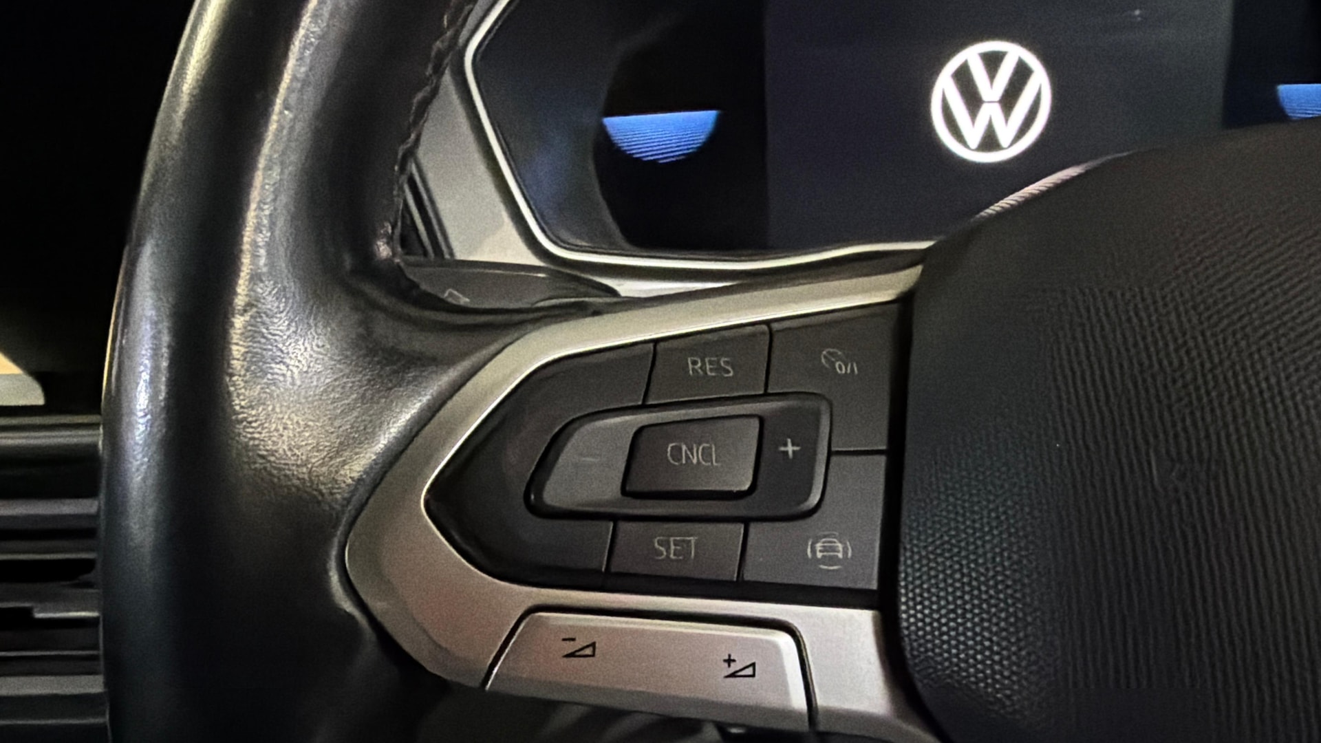 View 2021 Volkswagen Taigun 1.0 TSI Topline AT Image 3 Used 2021 Volkswagen Taigun 1.0 TSI Topline AT Image 3