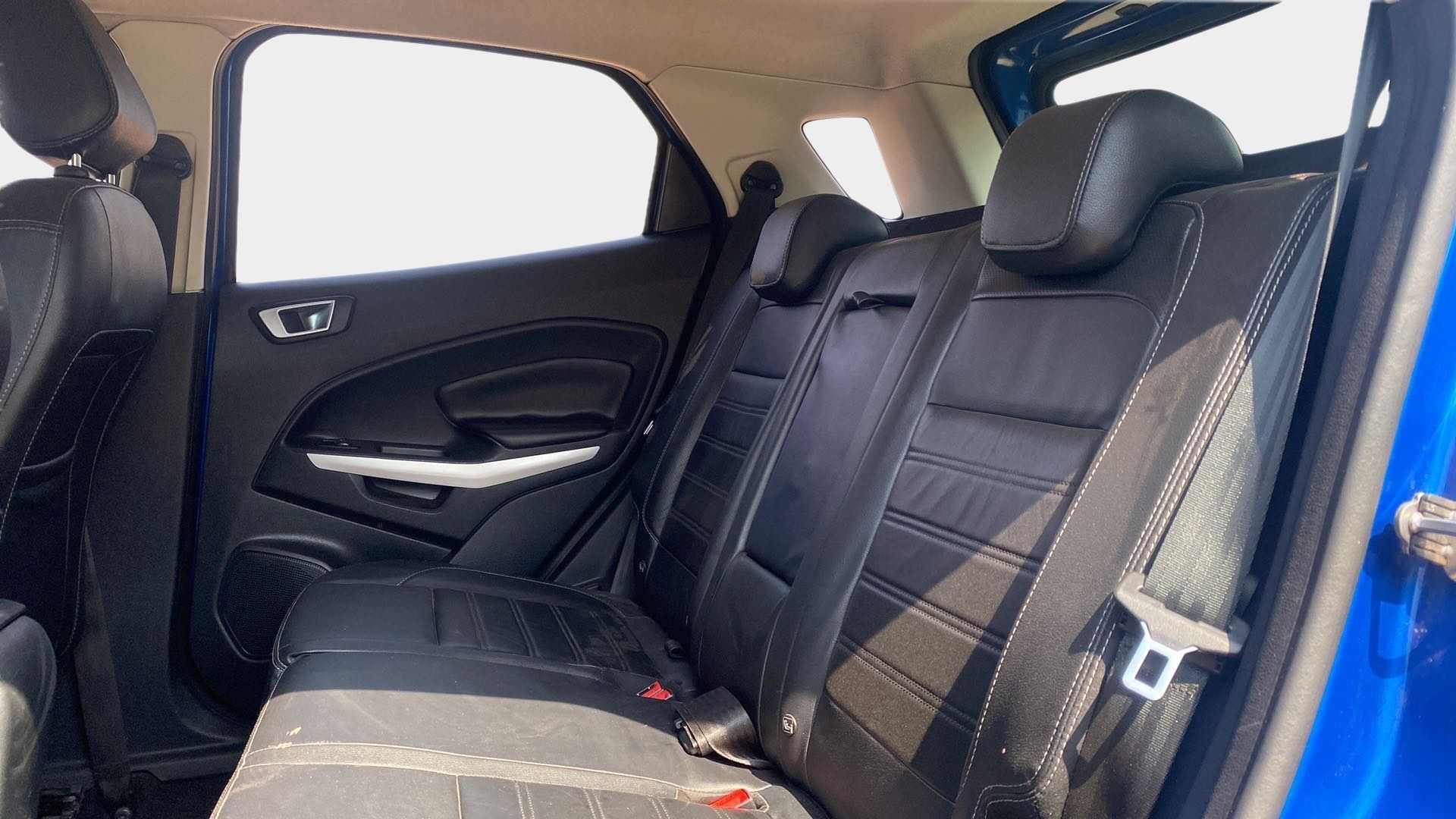 View 2018 Ford EcoSport 1.5 TDCi Diesel Ambiente BS IV Image 15 Used 2018 Ford EcoSport 1.5 TDCi Diesel Ambiente BS IV Image 15