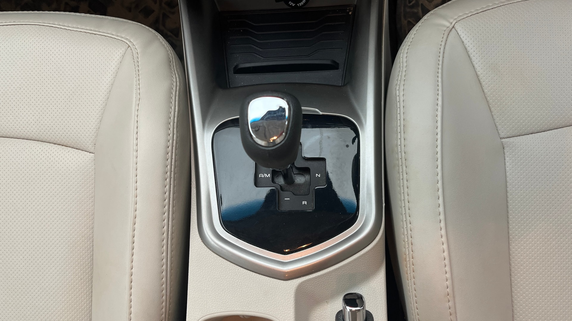 Used 2022 Mahindra XUV300 Used 2022 Mahindra XUV300