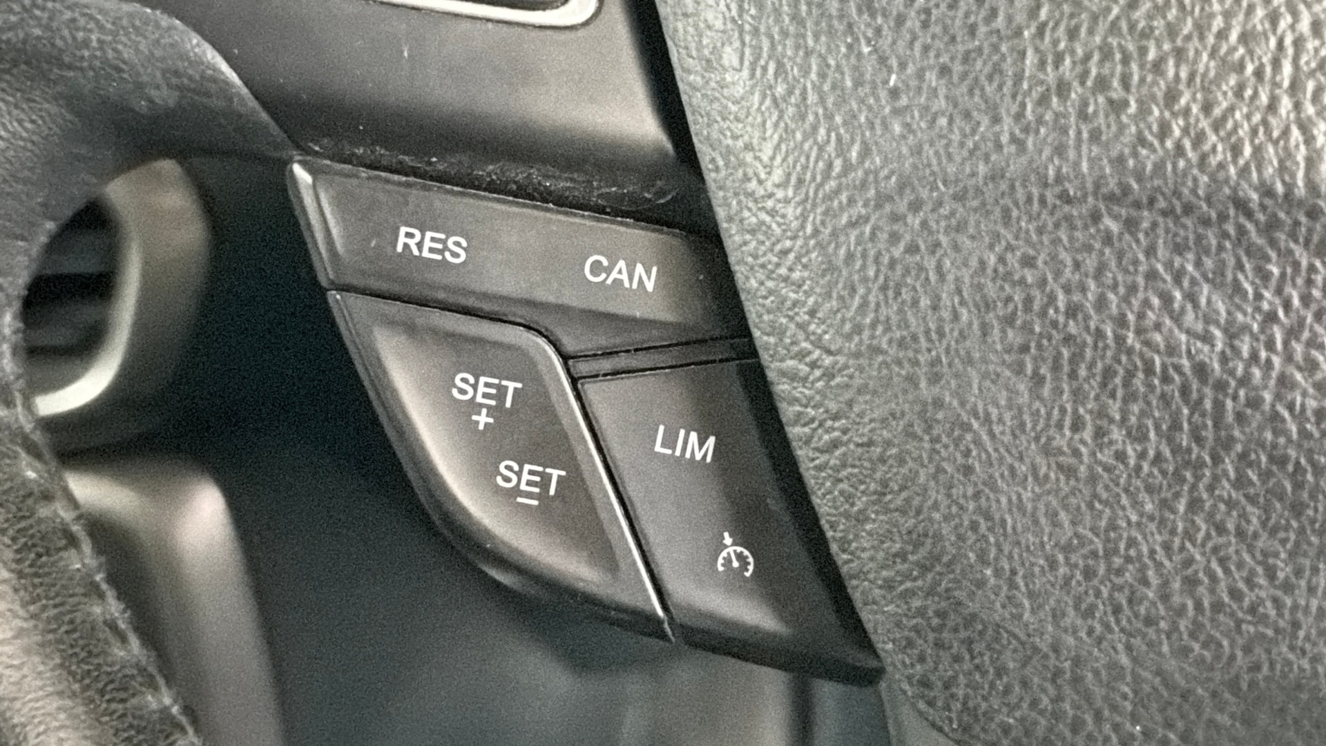 View 2019 Ford EcoSport 1.5 TDCi Diesel Ambiente BS IV Image 3 Used 2019 Ford EcoSport 1.5 TDCi Diesel Ambiente BS IV Image 3