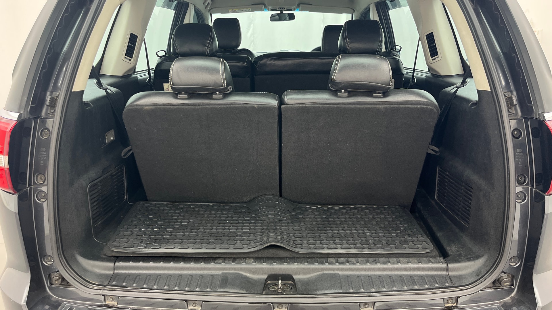 View 2018 Tata Hexa XM 4X2 Image 10 Used 2018 Tata Hexa XM 4X2 Image 10