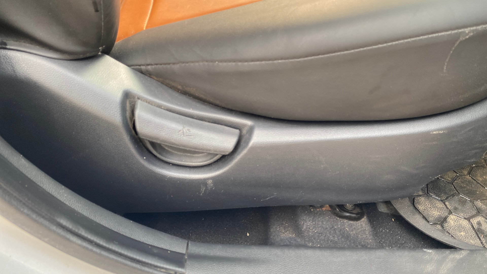 View 2016 Hyundai Grand i10 Sportz 1.2 Kappa Image 18 Used 2016 Hyundai Grand i10 Sportz 1.2 Kappa Image 18