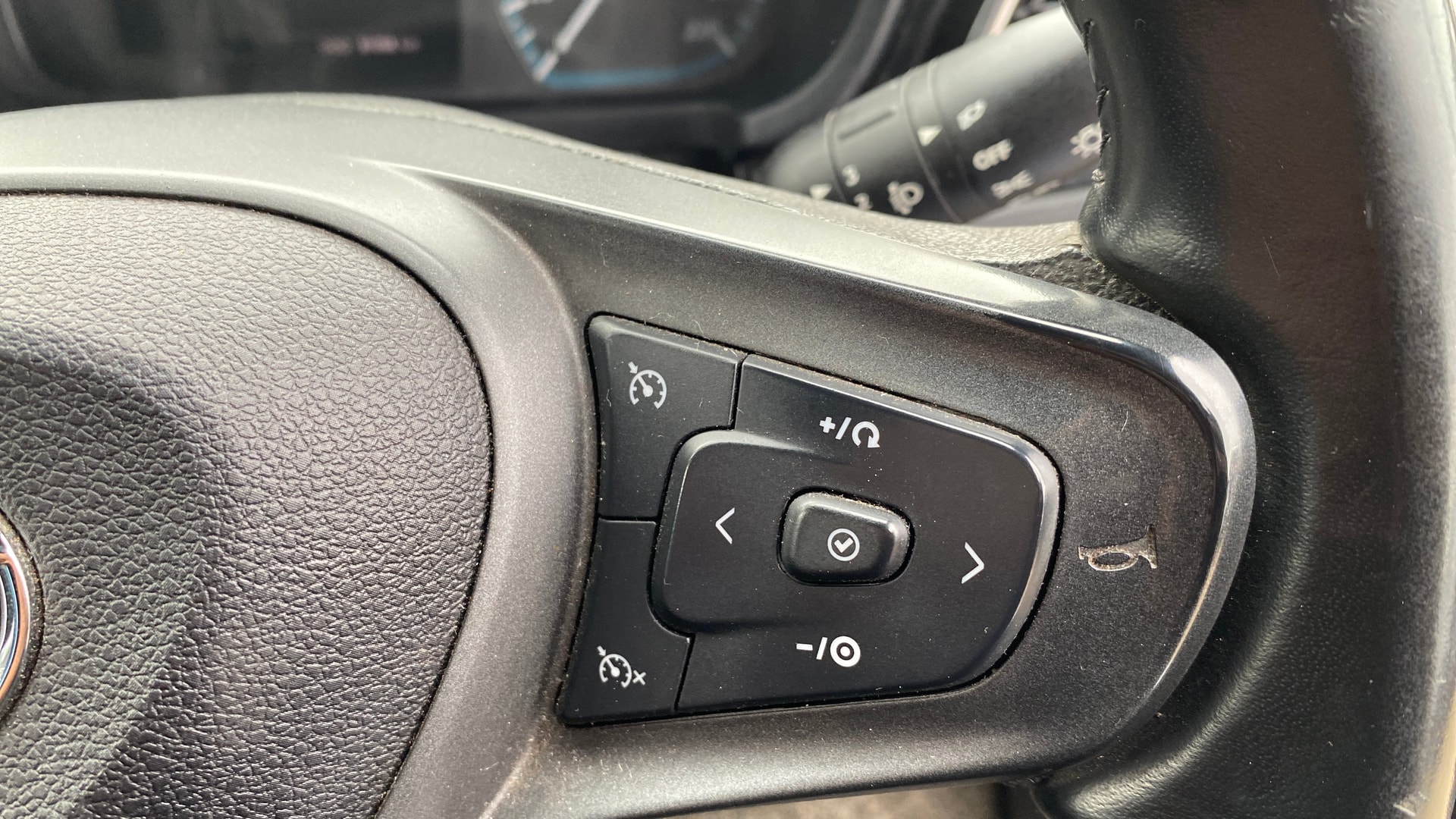View 2022 Tata Altroz XZ Plus Dark Diesel Image 3 Used 2022 Tata Altroz XZ Plus Dark Diesel Image 3