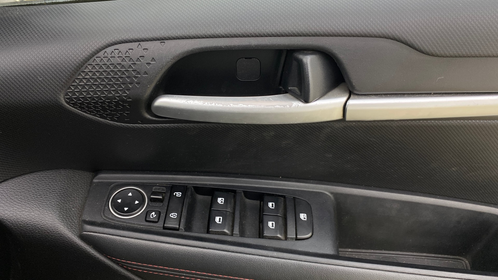View 2021 Kia Sonet GTX Plus DCT Petrol Image 40 Used 2021 Kia Sonet GTX Plus DCT Petrol Image 40