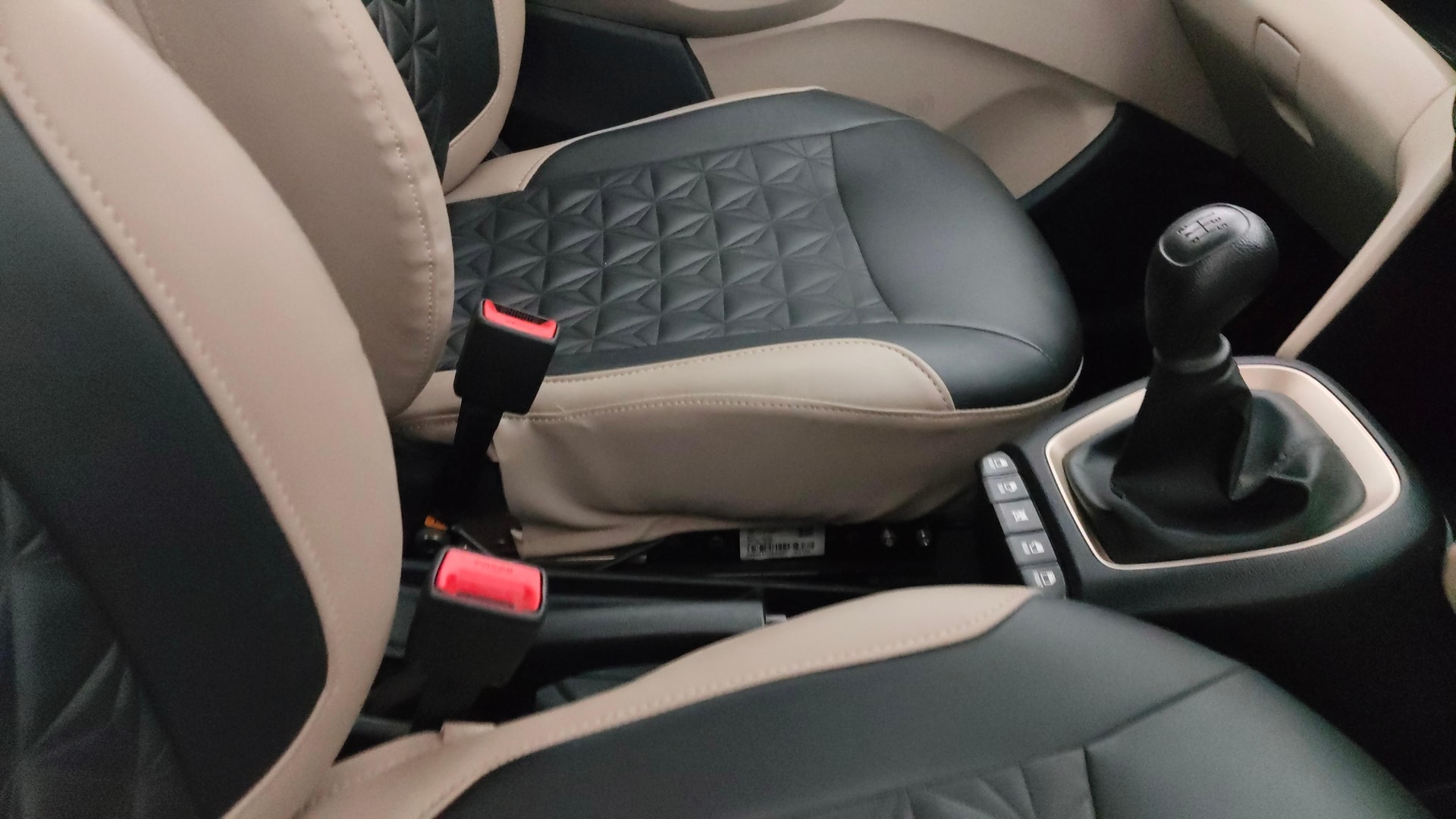 View 2021 Hyundai New Santro D-Lite Petrol Image 38 Used 2021 Hyundai New Santro D-Lite Petrol Image 38
