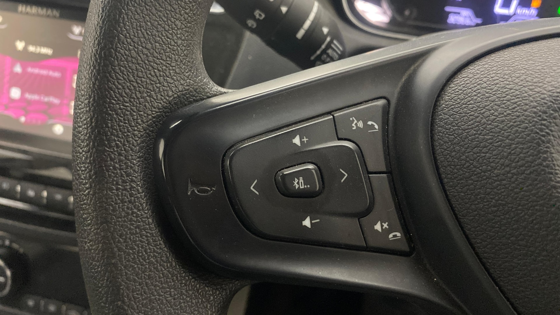 View 2024 Tata Tiago Revotorq XB Image 3 Used 2024 Tata Tiago Revotorq XB Image 3