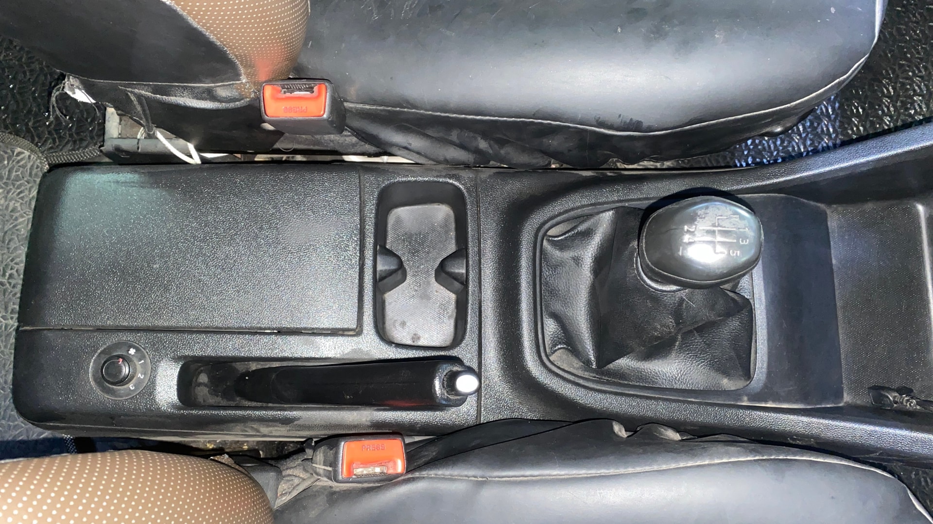 View 2021 Renault Triber RXE Image 44 Used 2021 Renault Triber RXE Image 44