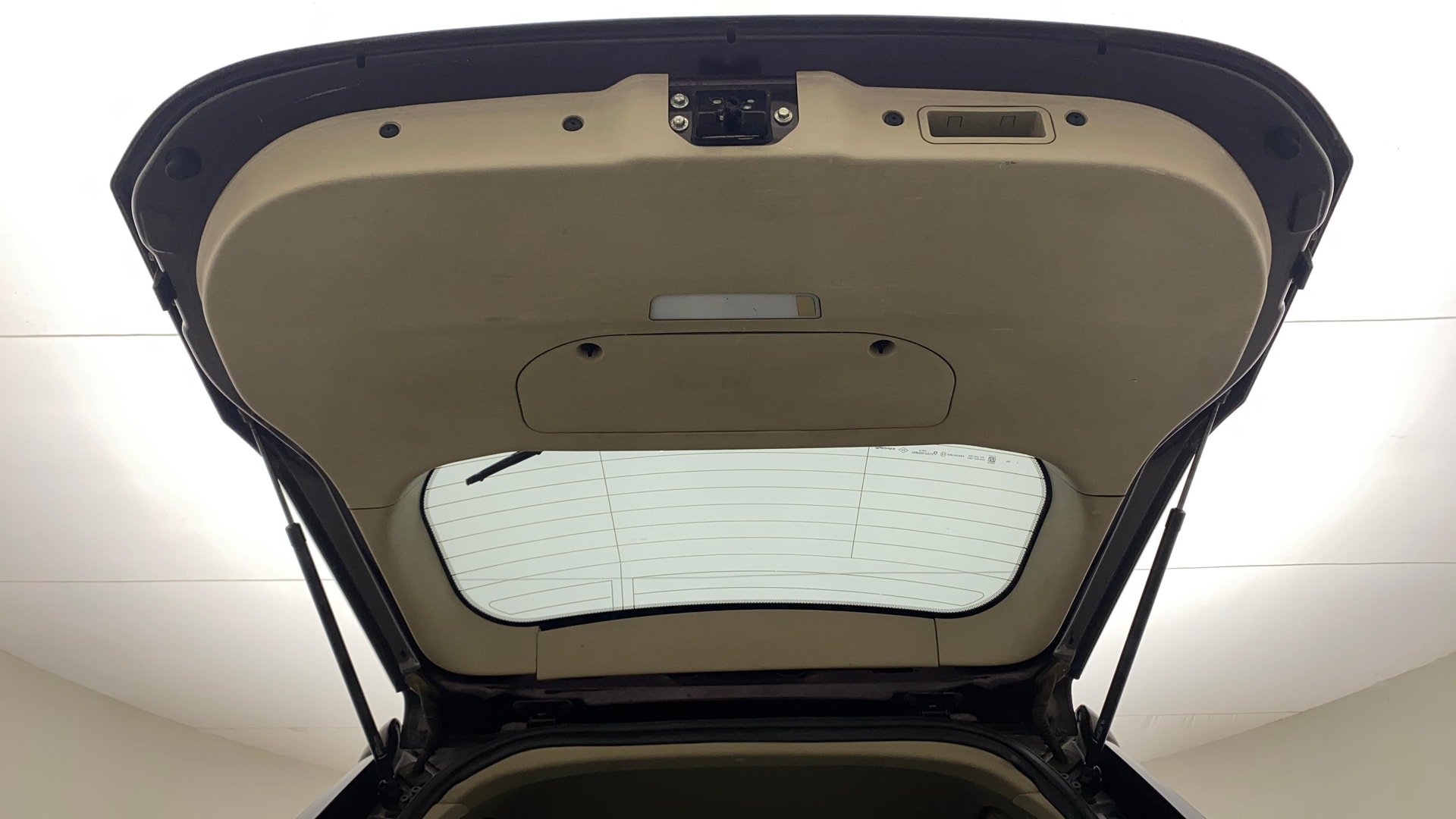 View 2019 Mahindra XUV500 W10 FWD AT Image 33 Used 2019 Mahindra XUV500 W10 FWD AT Image 33