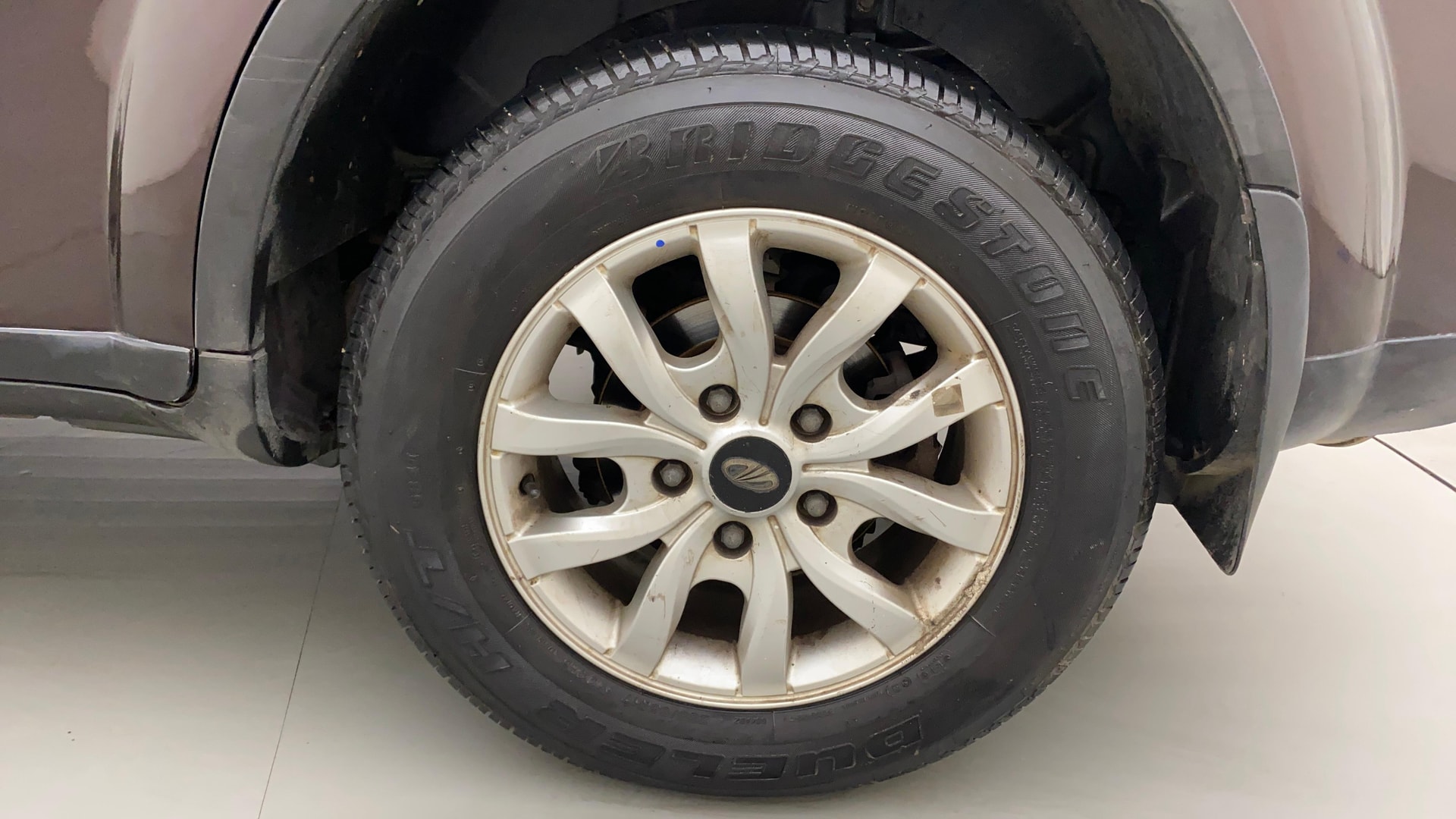 View 2019 Mahindra XUV500 W10 FWD AT Image 6 Used 2019 Mahindra XUV500 W10 FWD AT Image 6