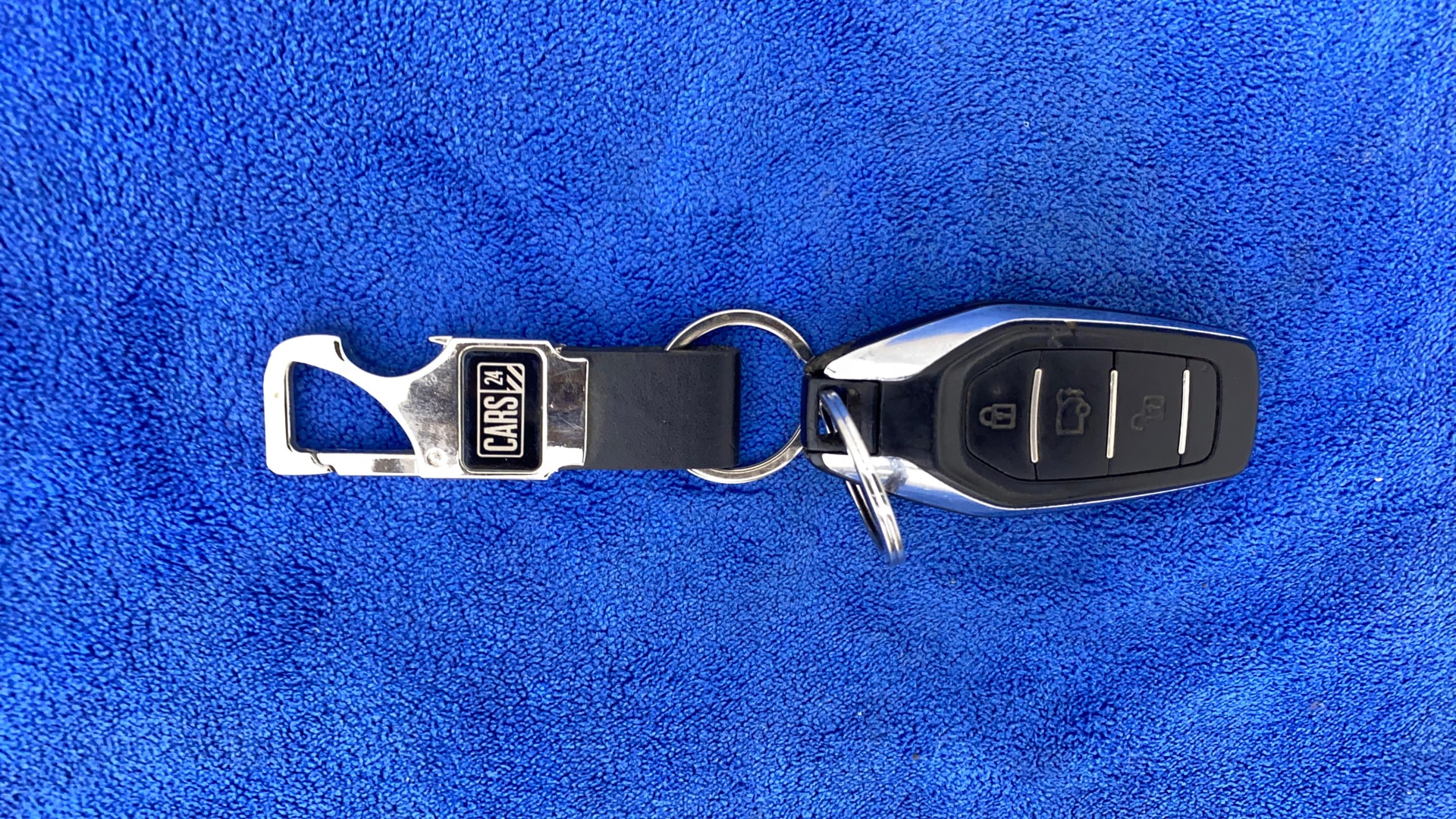View 2019 Mahindra XUV500 W10 FWD AT Image 20 Used 2019 Mahindra XUV500 W10 FWD AT Image 20