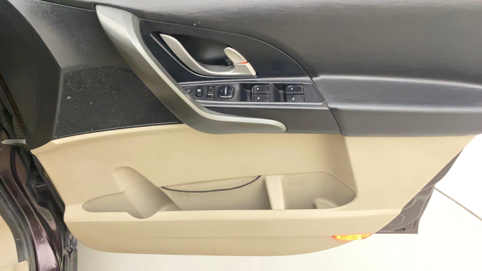 View 2019 Mahindra XUV500 W10 FWD AT Image 39 Used 2019 Mahindra XUV500 W10 FWD AT Image 39